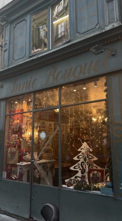 Annie Bouquet Needlepoint